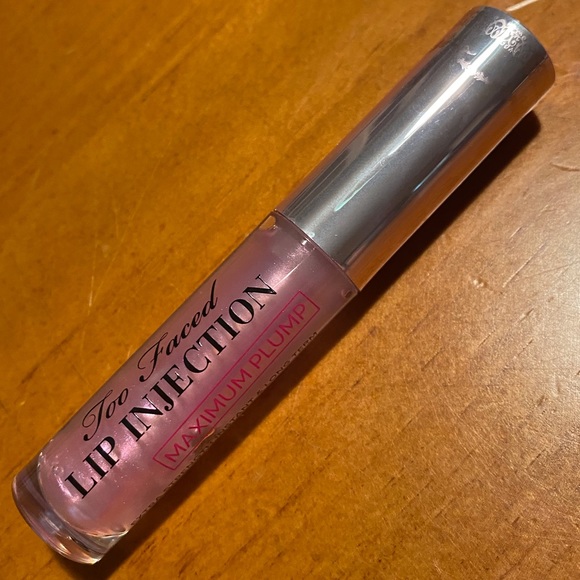 Too Faced Lip Injection Maximum Plump Lip Plumper Lipgloss - Picture 2 of 16